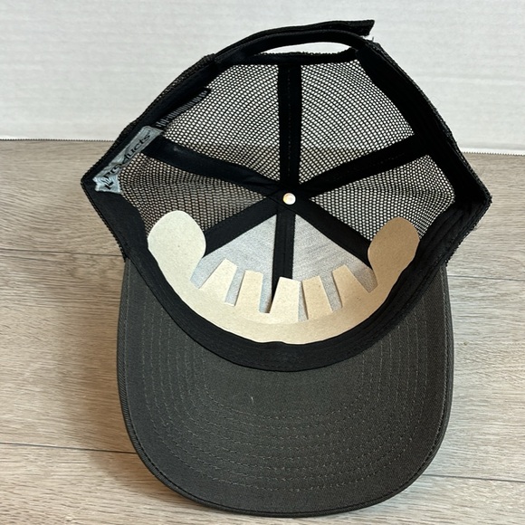 DUCKS UNLIMITED Black & Olive Green Cap - Picture 3 of 9